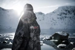 Dryrobe Advance Long Sleeve Black Camouflage - RECYCLED -Camping Promotion 3F1A27752048 2024x2024 ab421a89 d8fd 499c aecd ee46c11ab669