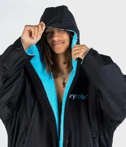 Dryrobe Advance Long Sleeve BLACK BLUE - RECYCLED -Camping Promotion Black Blue 4 2024x2024 f9179bbb f9fc 498e 95ca 6b6bb210dec9