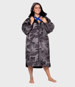 Dryrobe Advance Long Sleeve Black Camouflage - RECYCLED -Camping Promotion Black Camo 5 2024x2024 42e2a54e 6856 4958 8ebc 9fa877e77ae3