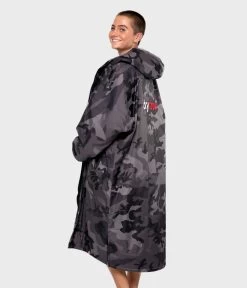 Dryrobe Advance Long Sleeve Black Camouflage - RECYCLED -Camping Promotion Black Camo 6 2024x2024 6cac336b 6f91 47e3 ad44 7fc61ea52181