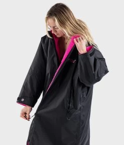 Dryrobe Advance Long Sleeve BLACK PINK - RECYCLED -Camping Promotion Black Pink 4 2024x2024 9f20c94a b246 42a5 b5bf 5333a56e0fe3