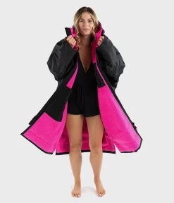 Dryrobe Advance Long Sleeve BLACK PINK - RECYCLED -Camping Promotion Black Pink 5 2024x2024 b2309ee5 7ed3 4190 84b6 f4e4a171d4f8
