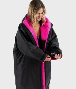 Dryrobe Advance Long Sleeve BLACK PINK - RECYCLED -Camping Promotion Black Pink 6 2024x2024 54504457 25e1 4125 a87c e38ffcac472e