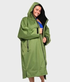 Dryrobe Advance Long Sleeve FOREST GREEN BLACK - RECYCLED -Camping Promotion Forest Green 4 2024x2024 2894eea2 dc20 4c3e 9cc9 d97c66075a41
