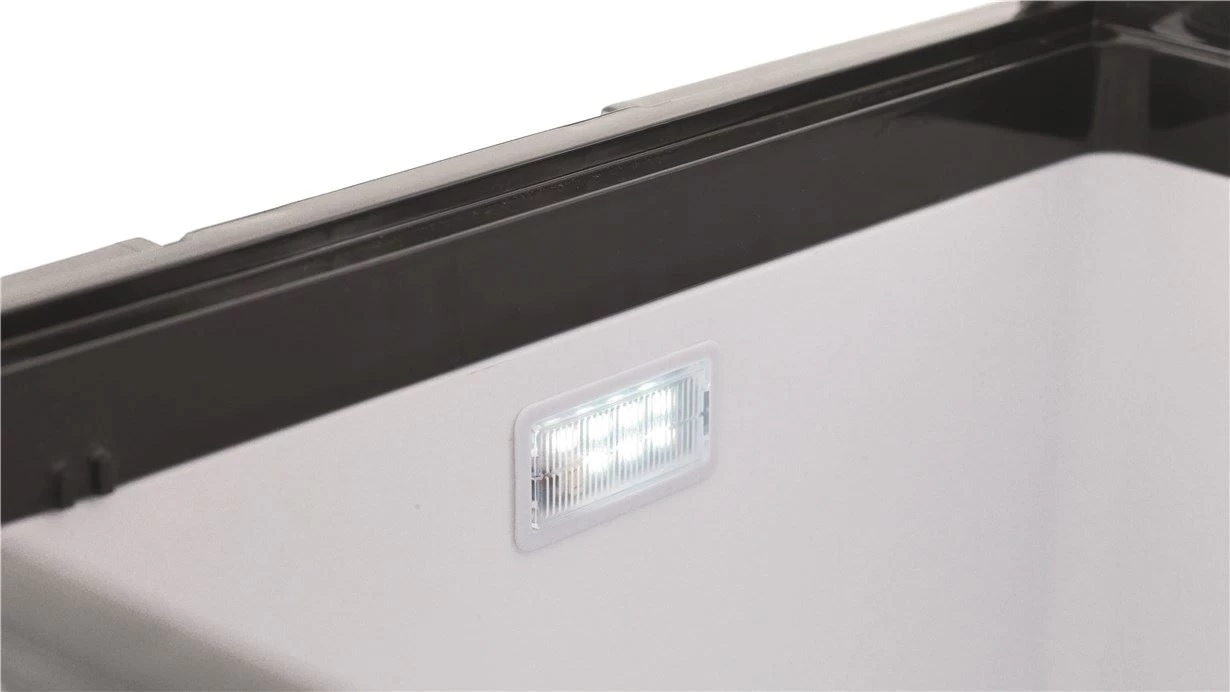 Outwell Arctic Chill 30L Coolbox 12v/230v 6 Outwell Arctic Chill 30L Coolbox 12v/230v - Image 4