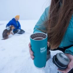 Klean Kanteen Insulated TK Wide With Café Cap 473ml - Brushed Steel -Camping Promotion K16TKWPCC EB bottle in snow lifestyle