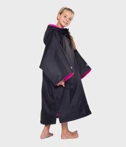 Dryrobe Advance Kids Short Sleeve BLACK PINK -Camping Promotion SS Black Pink 4 2024x2024 eb1b1100 cc41 461f a30e c5f65a79c0f0