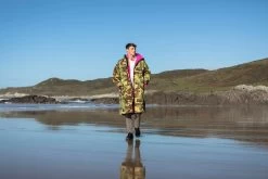 Dryrobe Advance Long Sleeve Camouflage Pink - RECYCLED -Camping Promotion camo pink lifestyle 2 2024x2024 8263b465 acc1 4dcc a927 8683eb776ffc